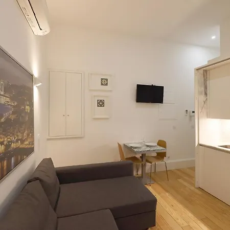 Flh Traditional With Terrace * פורטו